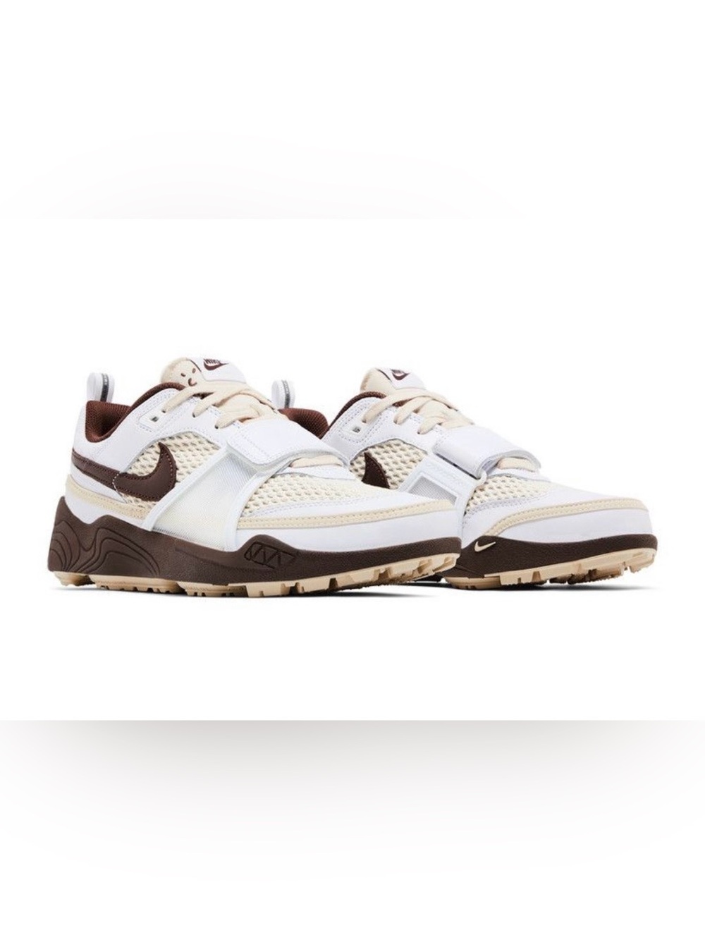 Travis Scott x Nike Zoom Field Jaxx ‘light chocolate’